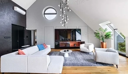 Kifinomultan felújított villa: Penthause stílusú loft lakás a legfelső emeleten

Össz. terület: 225 m²
Ez a páratlan ingatlan három tágas fogadótérrel...