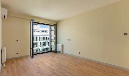 AZONNAL KÖLTÖZHETŐ, ÁTADOTT LAKÁS! A IX. kerületben, a Vágóhíd utcában új lakópark épül, melyben eladó egy 26 m2-es, 1 szobás, franciaerkélyes, csende...