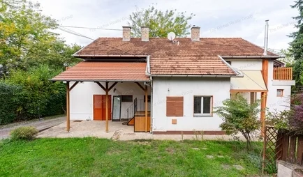 Eladó családi ház fantasztikus környezetben – kivételes lehetőség befektetőknek és otthonteremtőknek egyaránt!

Kivételes adottságokkal rendelkező csa...