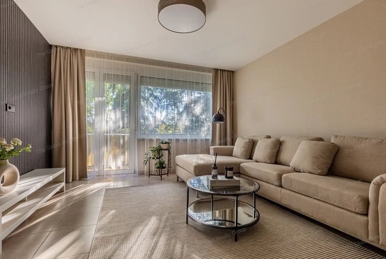 Kiadó modern, erkélyes lakás a Gellérthegy tetején – természet és design tökéletes harmóniája!

Élj Budapest egyik legexkluzívabb környékén, a Gellért...