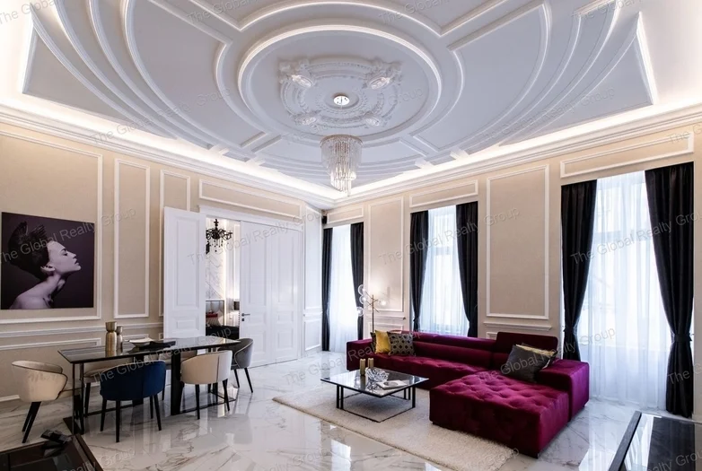 A Hajós utcában készült el ez az elegáns, világos ingatlan,  panorámás kilátással az Operára. A lakás a pár éve felújításon átesett társasház első eme...