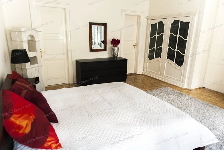 In Budapest, in the 5th district with good public transportation options a 133qm 2nd floor apartment is available for rent in a condominium. There is
