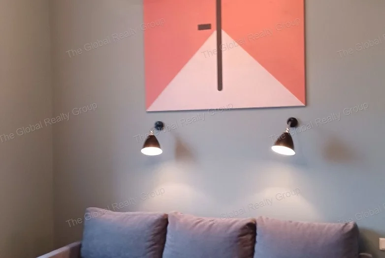 Kiadó egy 104 m²-es, teljesen bútorozott és felszerelt lakás panorámás kilátással a Szabadság térre Budapest 5. kerületében. Az ingatlan egy liftel re...