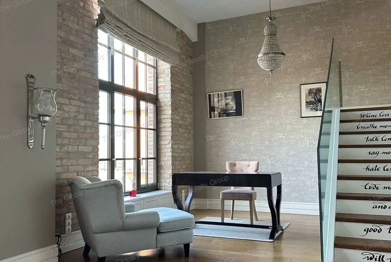 Kiadó egy gyönyörűen felújított, panorámás loft típúsú 3 szobás lakás a Riverloftban!
XIII. kerület Duna partján keresi új bérlőjét egy loft típúsú, n...