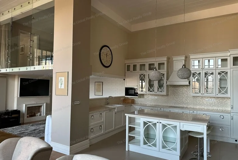 Kiadó egy gyönyörűen felújított, panorámás loft típúsú 3 szobás lakás a Riverloftban!
XIII. kerület Duna partján keresi új bérlőjét egy loft típúsú, n...