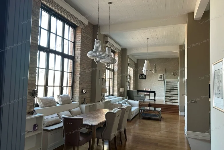 Kiadó egy gyönyörűen felújított, panorámás loft típúsú 3 szobás lakás a Riverloftban!
XIII. kerület Duna partján keresi új bérlőjét egy loft típúsú, n...