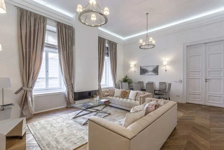 Luxus Rezidencia az Andrássy úton, Bazilikára Néző Kilátással

Fedezze fel az elegancia csúcsát ebben a 183 nm-es exkluzív lakásban, amely Budapest eg...