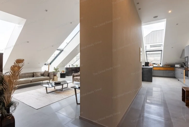 Exkluzív Penthouse Lélegzetelállító Bazilika Panorámával az Andrássy Úton

Élje át a luxus életérzést ebben a különleges penthouse lakásban, amely Bud...
