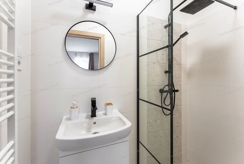 Akár 12% hozam – 3 külön apartman, 1 helyrajzi szám – Azonnal kiadható, kulcsrakész befektetés Újlipótváros szívében

Eladó egy 85 nm-es, három teljes...