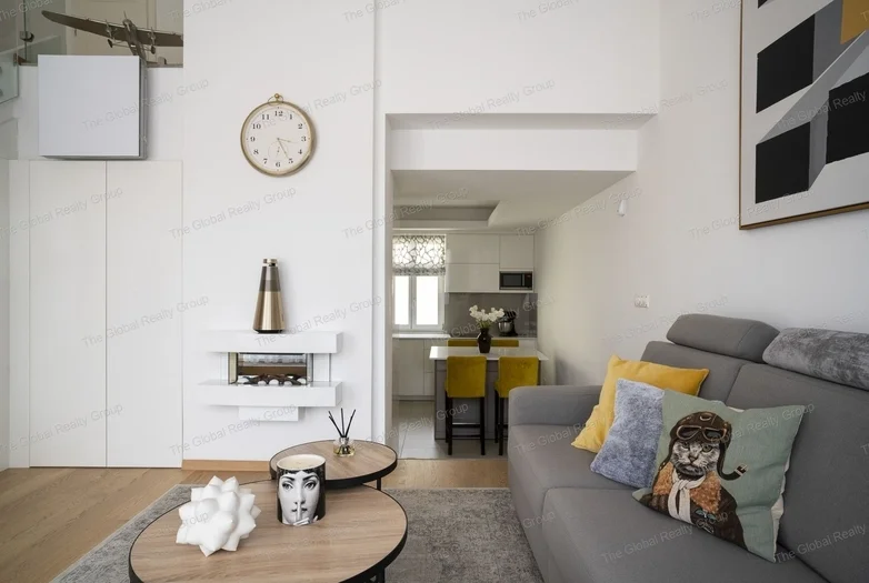 Exkluzív lakás bérbeadó az Andrássy úton

4. emelet | 65 m² | Modern luxuslakás | Januártól költözhető

Elrendezés:
•Amerikai konyhás nappali (földszi...