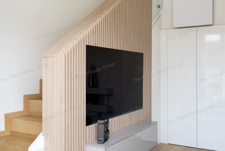 Exkluzív lakás bérbeadó az Andrássy úton

4. emelet | 65 m² | Modern luxuslakás | Januártól költözhető

Elrendezés:
•Amerikai konyhás nappali (földszi...