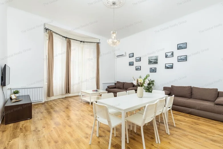  

Első osztályú Airbnb befektetési lehetőség Budapest belvárosában!

Bevált Airbnb portfólió | Magas megtérülés: 10–12% évente | Stabil jövedelemáram...