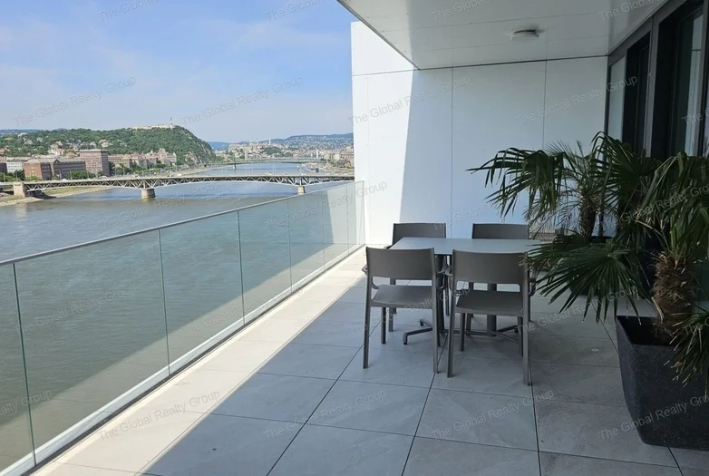 Luxus 3 hálószobás vízparti lakás örökpanorámás kilátással a Dunára – Budapest, IX. kerület

Irányár: 1 600 000 €
10. emelet
Belső terület: 135 m² | T...
