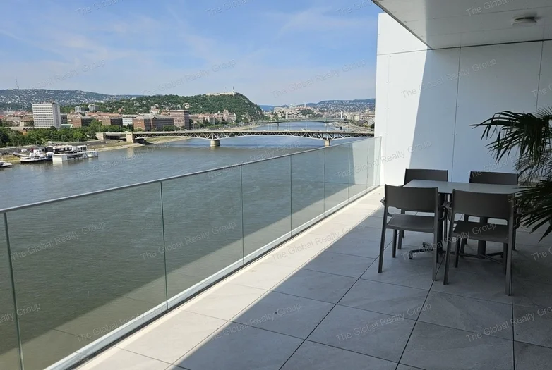 Luxus 3 hálószobás vízparti lakás örökpanorámás kilátással a Dunára – Budapest, IX. kerület

Irányár: 1 600 000 €
10. emelet
Belső terület: 135 m² | T...