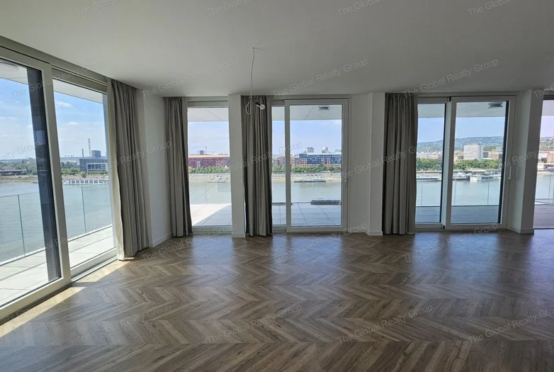 Luxus 3 hálószobás vízparti lakás örökpanorámás kilátással a Dunára – Budapest, IX. kerület

Irányár: 1 450 000 €
806-os lakás | 8. emelet
Belső terül...