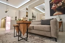 Eladó: Teljeskörűen Felújított, 2 Hálószobás Lakás Budapest Belvárosában

Október 6. utca — V. kerület


96 m²-es, exkluzív anyagokkal és prémium dizá...
