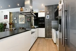 Különleges stílusú, 3 erkélyes lakás Rózsadombon