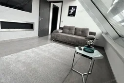 KIADÓ TETŐTERASZOS LAKÁS A BELVÁROSBAN!

 

Budapest VI. kerületében, a Podmaniczky utcában, Bajcsy Zsilinszky út közelében, 2025. január 25-től kiadó...