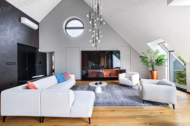 Kifinomultan felújított villa: Penthause stílusú loft lakás a legfelső emeleten

Össz. terület: 225 m²
Ez a páratlan ingatlan három tágas fogadótérrel...